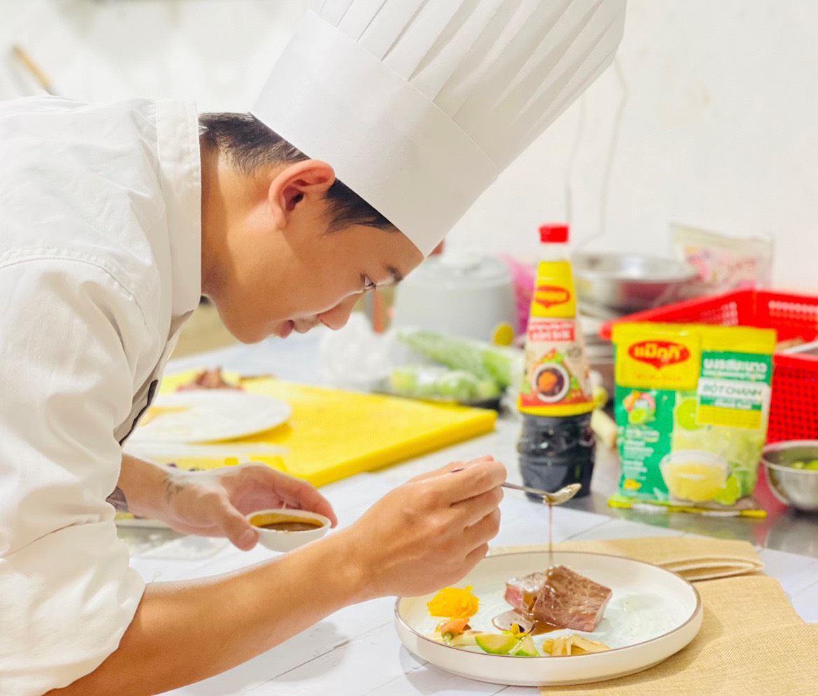 Đầu bếp phạm vũ nguyên làm món ăn fusion