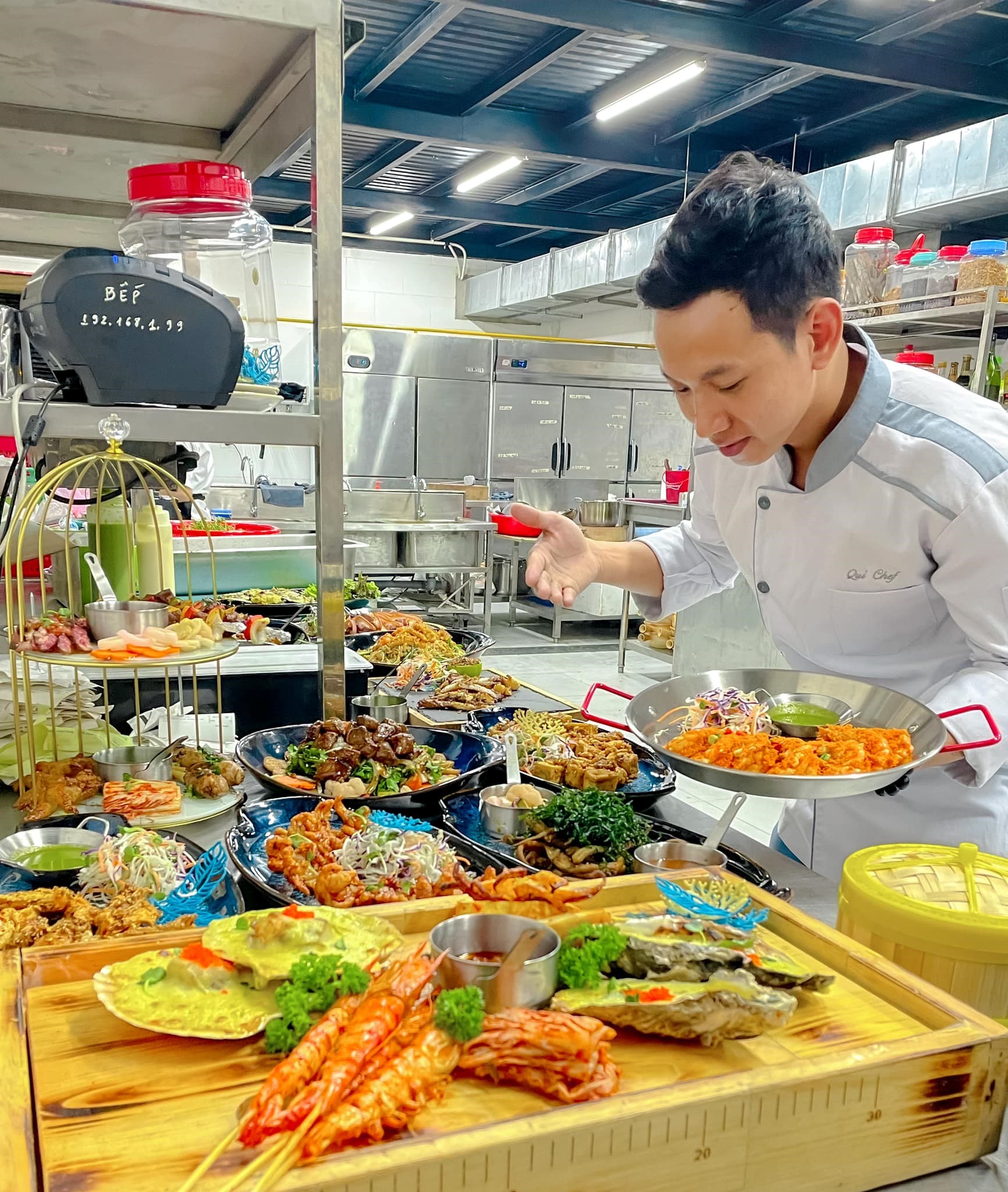 Đầu bếp Huỳnh Thanh Quí với các món ăn fusion