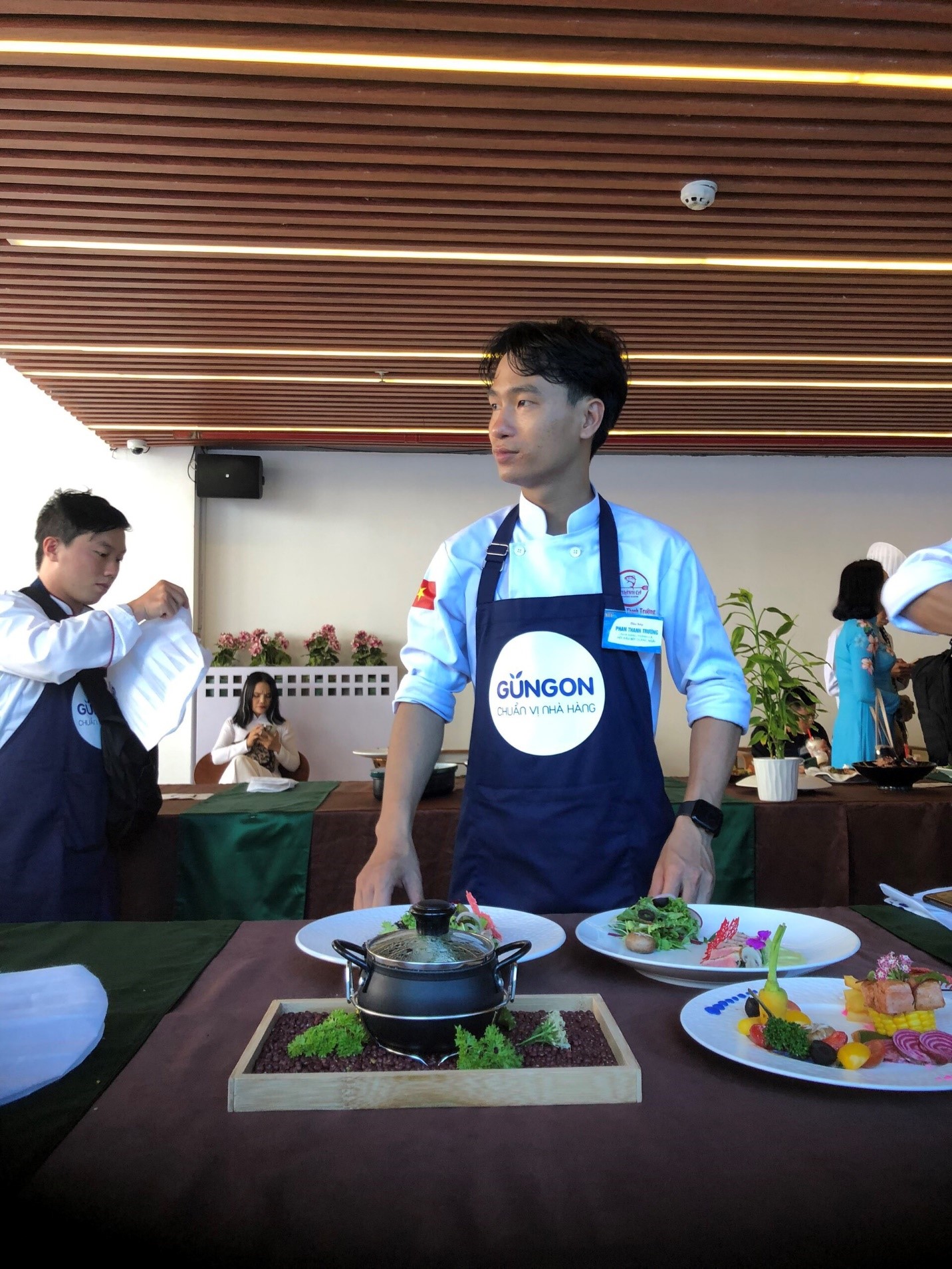 Đầu bếp Phan Thanh Trường xác lập kỷ lục cá ngừ tại Phú yên