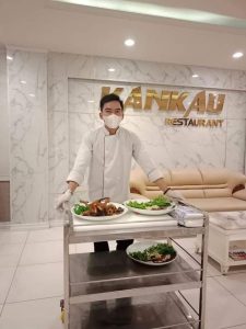 Đầu bếp Trần Văn Tuấn bếp trưởng nhà hàng kankau